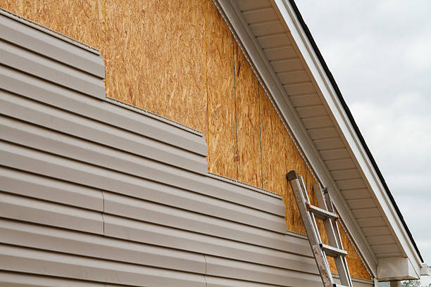 Professional Siding Contractor technician working in Glenford, OH